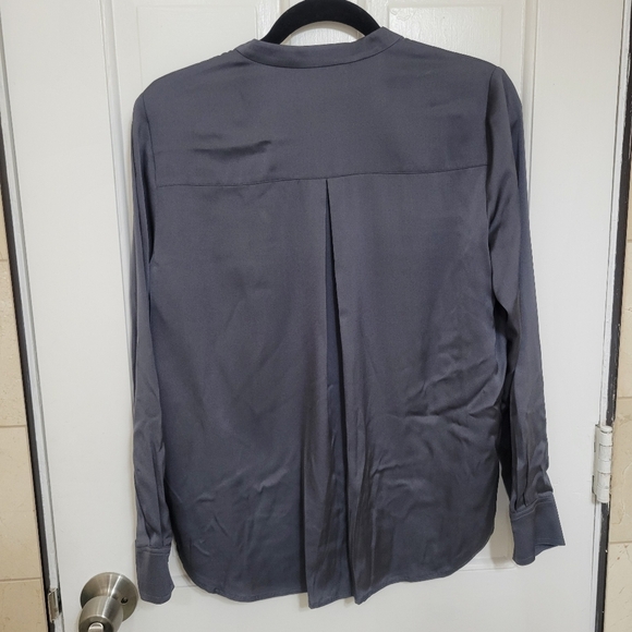 Vince NWT Long sleeve Button Front Silk blouse. - Picture 4 of 14